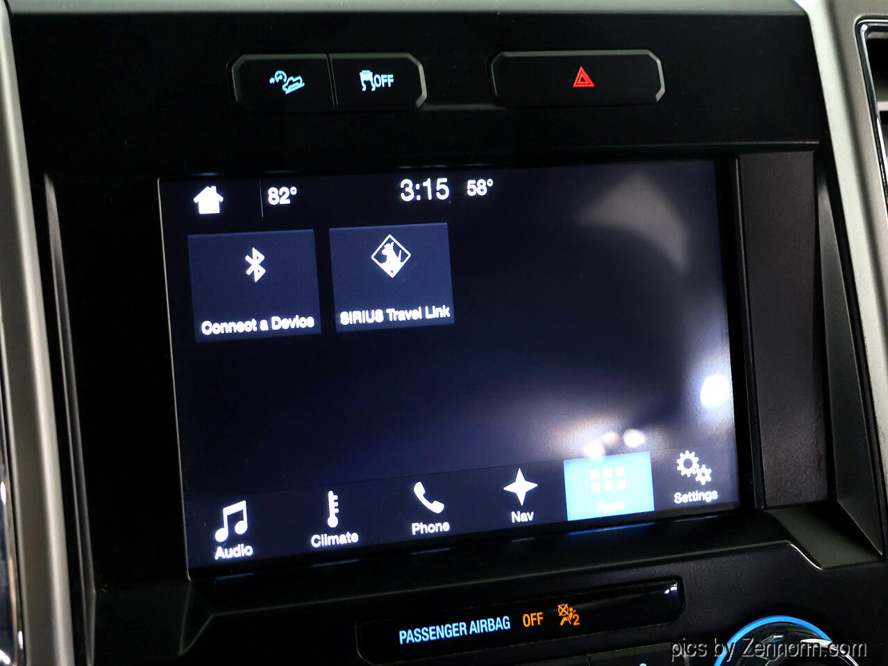 Ford F-150 4WD SuperCrew 145" Lariat 2016