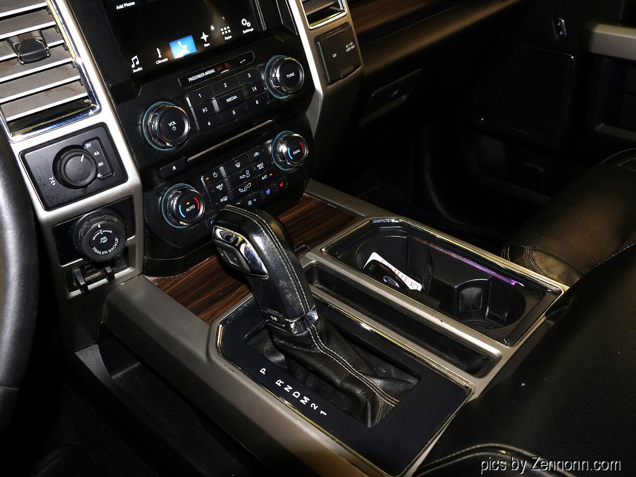 Ford F-150 4WD SuperCrew 145" Lariat 2016