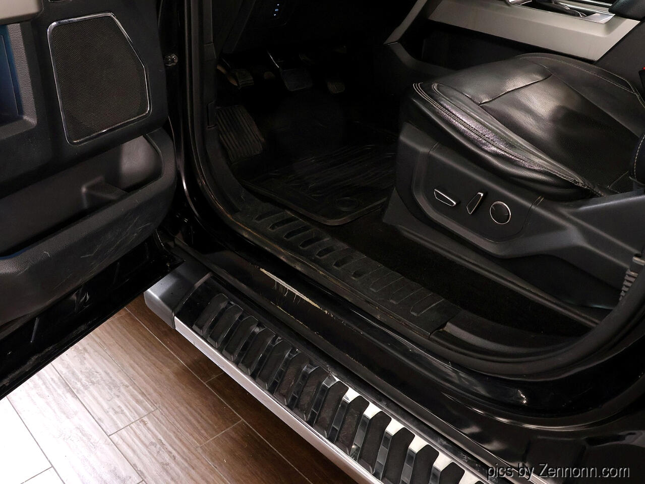 Ford F-150 4WD SuperCrew 145" Lariat 2016