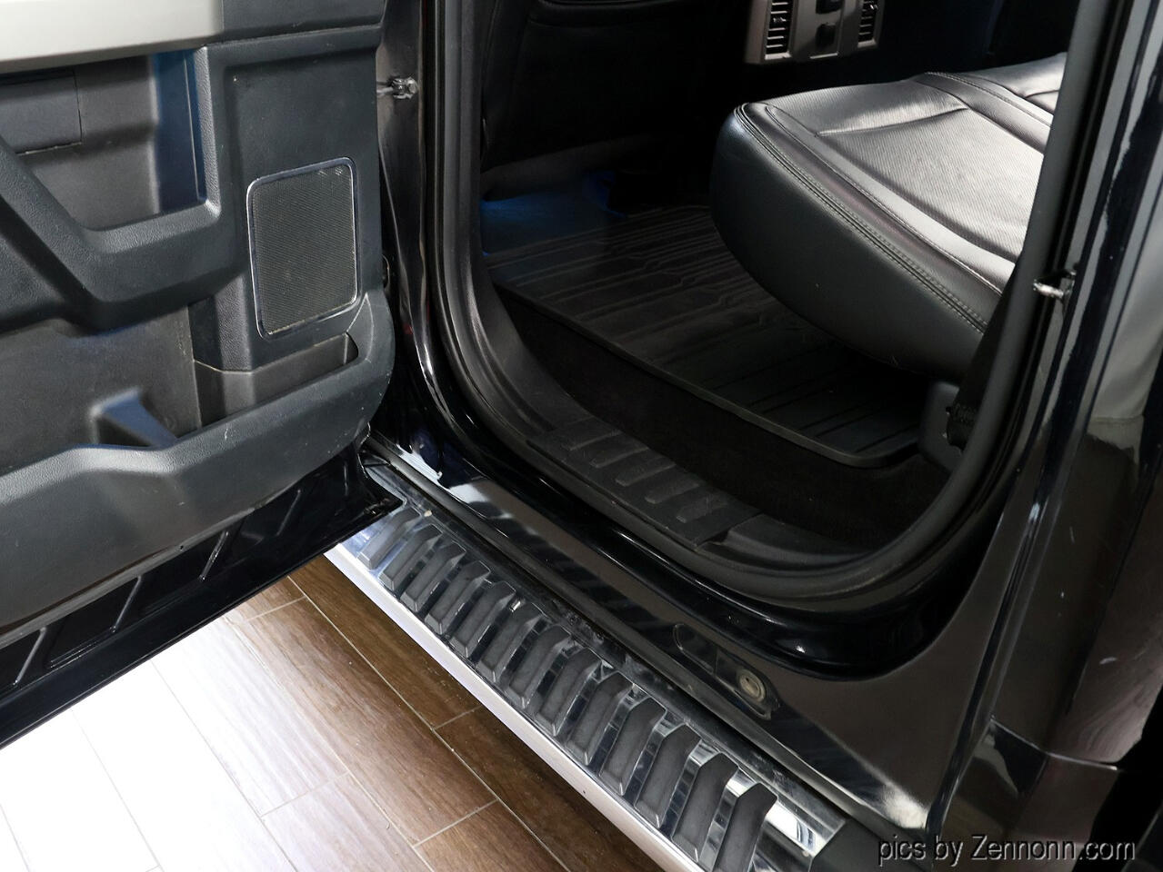 Ford F-150 4WD SuperCrew 145" Lariat 2016