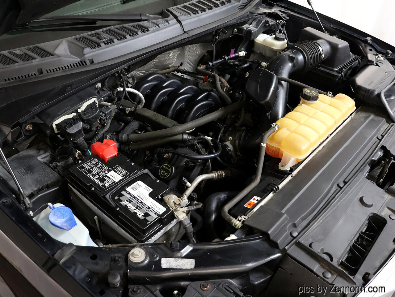 Ford F-150 4WD SuperCrew 145" Lariat 2016