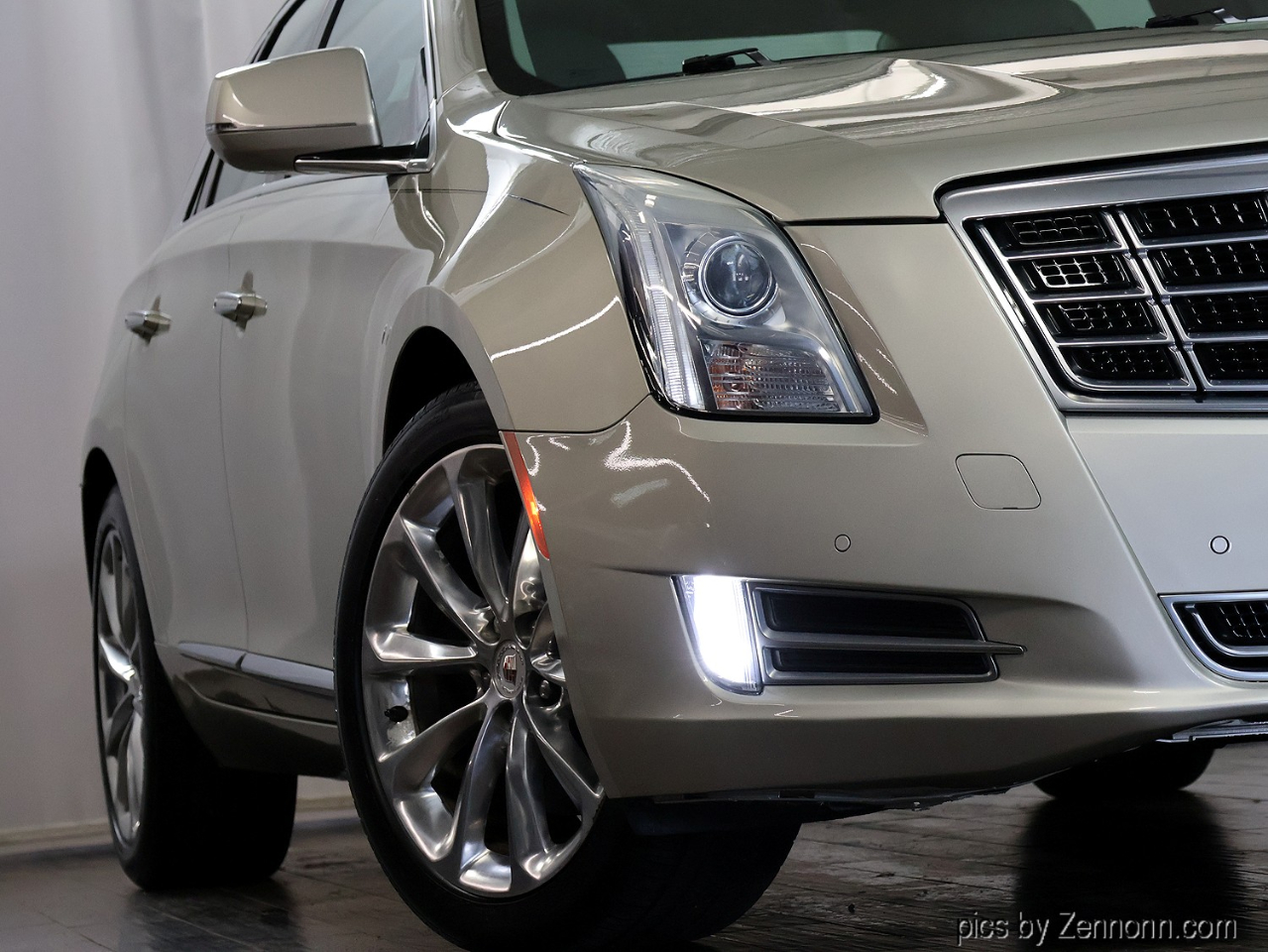 Cadillac XTS 4dr Sdn Luxury AWD 2014