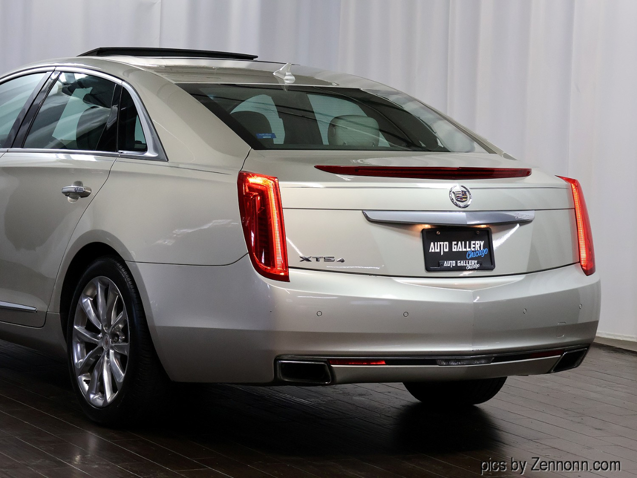 Cadillac XTS 4dr Sdn Luxury AWD 2014