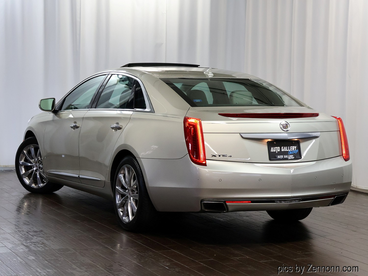 Cadillac XTS 4dr Sdn Luxury AWD 2014
