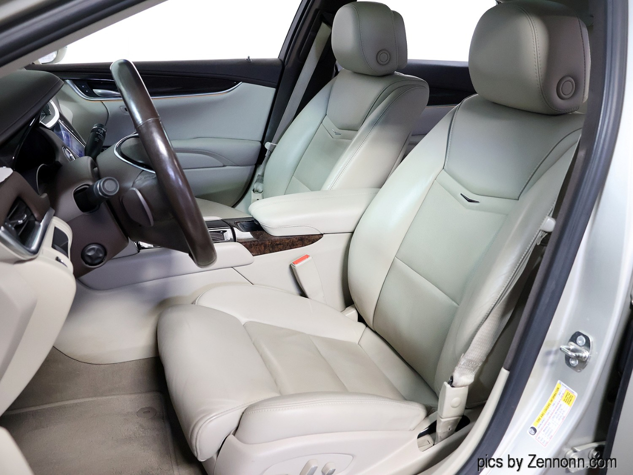 Cadillac XTS 4dr Sdn Luxury AWD 2014