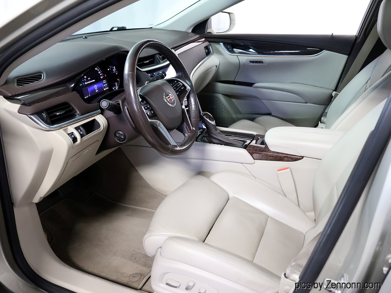 Cadillac XTS 4dr Sdn Luxury AWD 2014