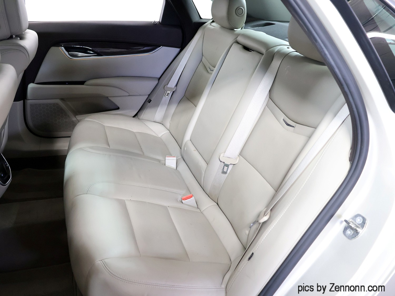 Cadillac XTS 4dr Sdn Luxury AWD 2014