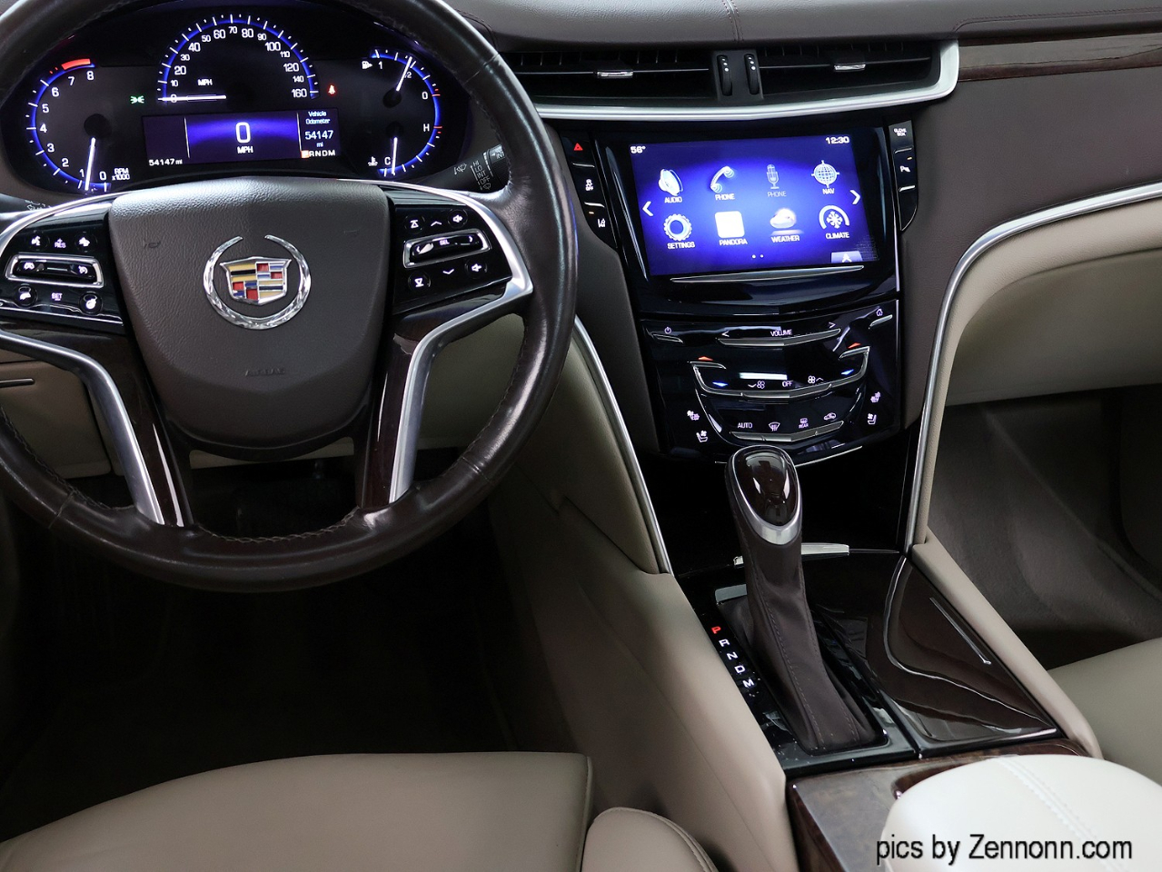 Cadillac XTS 4dr Sdn Luxury AWD 2014