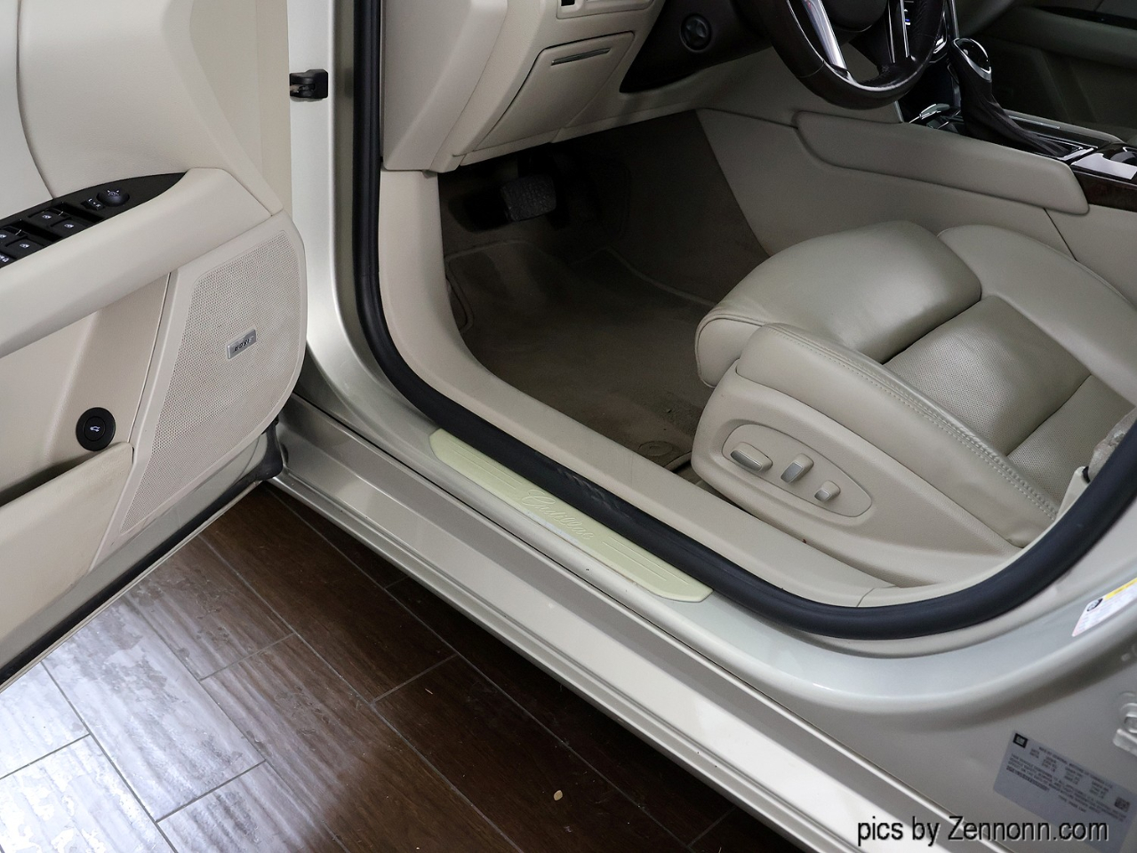 Cadillac XTS 4dr Sdn Luxury AWD 2014