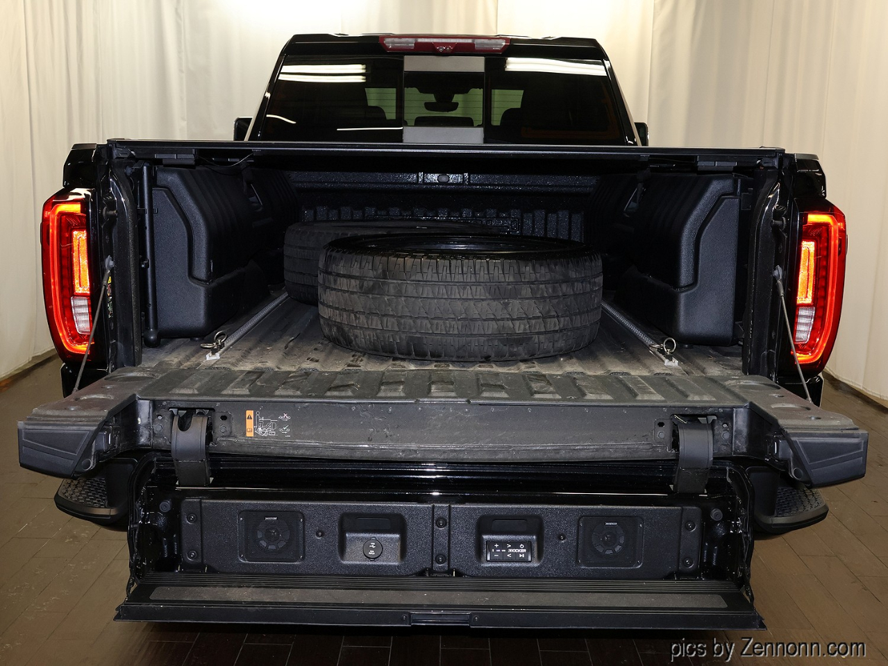 GMC Sierra 2500HD 4WD Crew Cab 159" Denali 2022