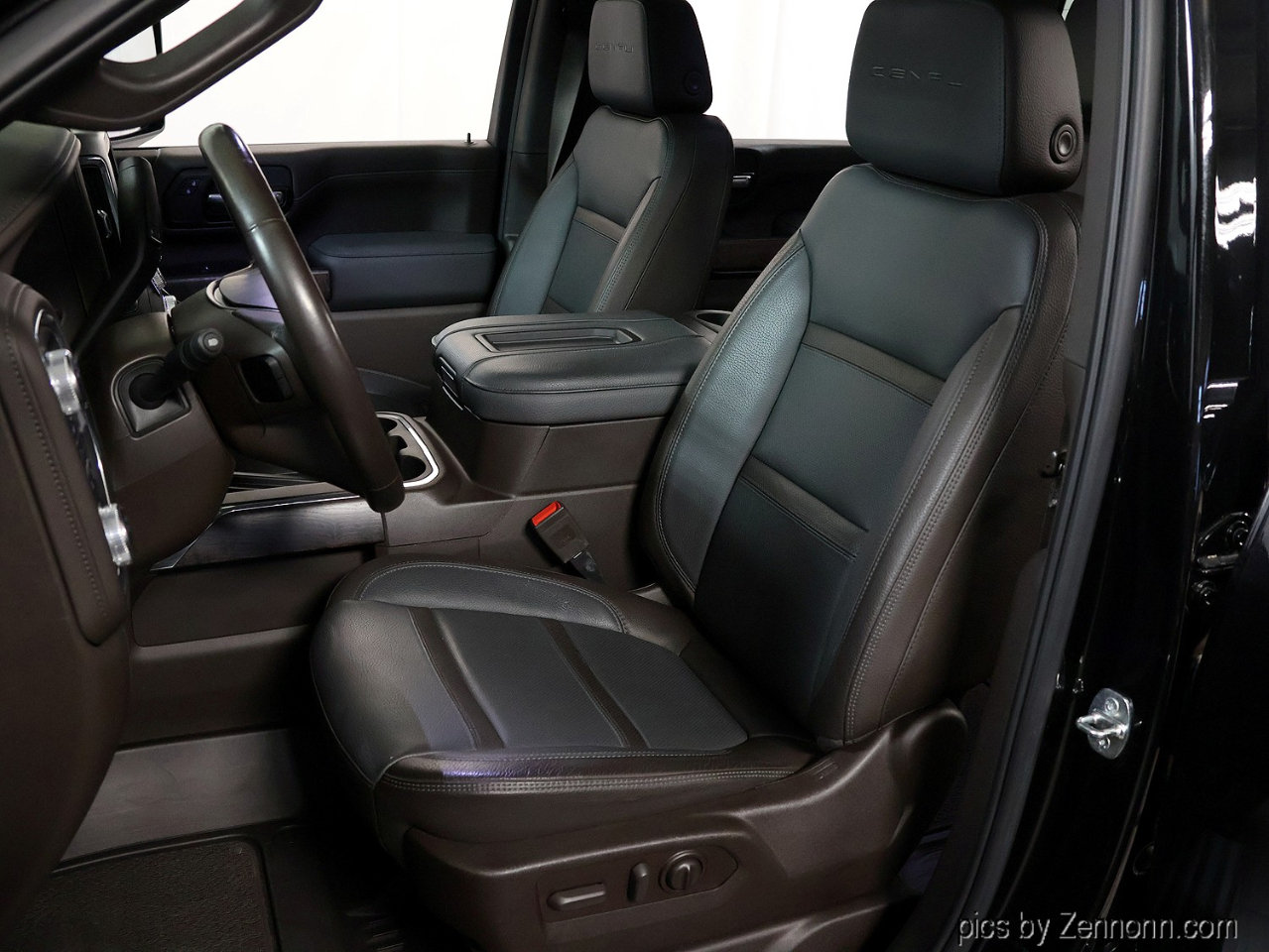 GMC Sierra 2500HD 4WD Crew Cab 159" Denali 2022