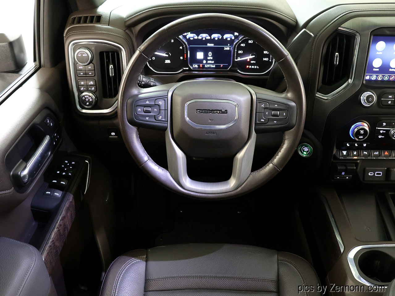 GMC Sierra 2500HD 4WD Crew Cab 159" Denali 2022