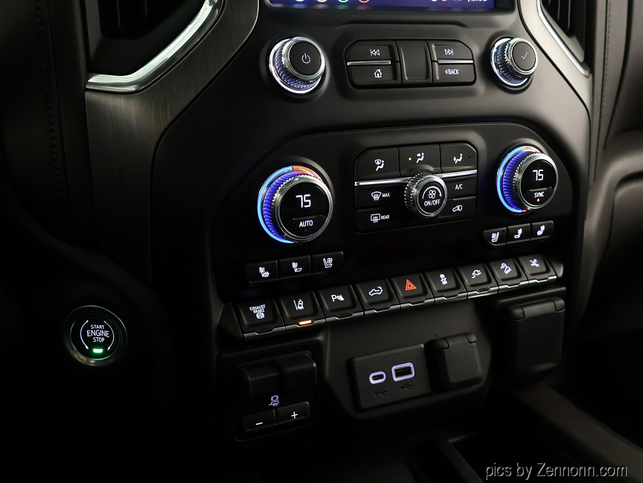 GMC Sierra 2500HD 4WD Crew Cab 159" Denali 2022