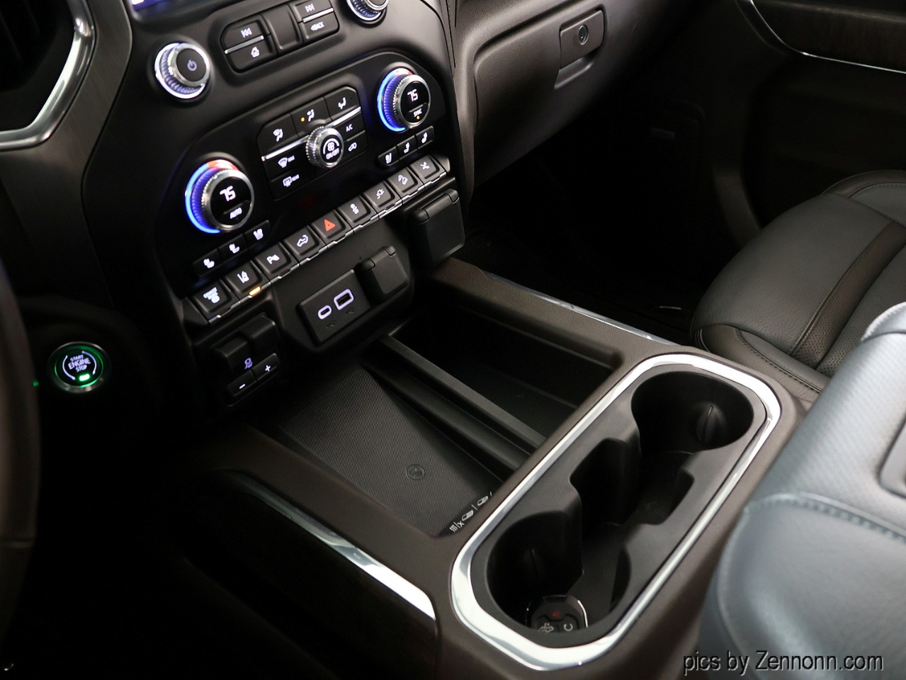 GMC Sierra 2500HD 4WD Crew Cab 159" Denali 2022