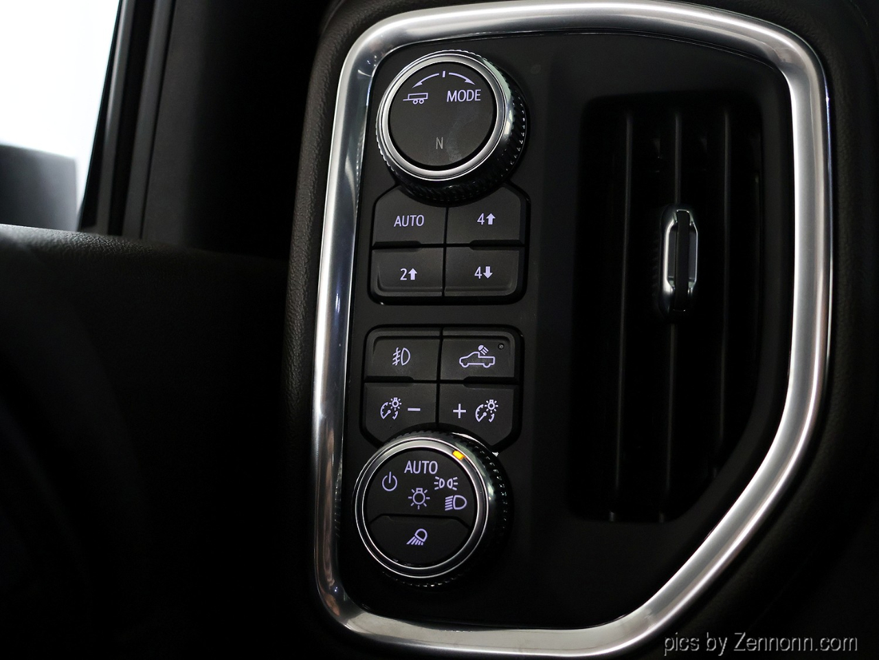 GMC Sierra 2500HD 4WD Crew Cab 159" Denali 2022