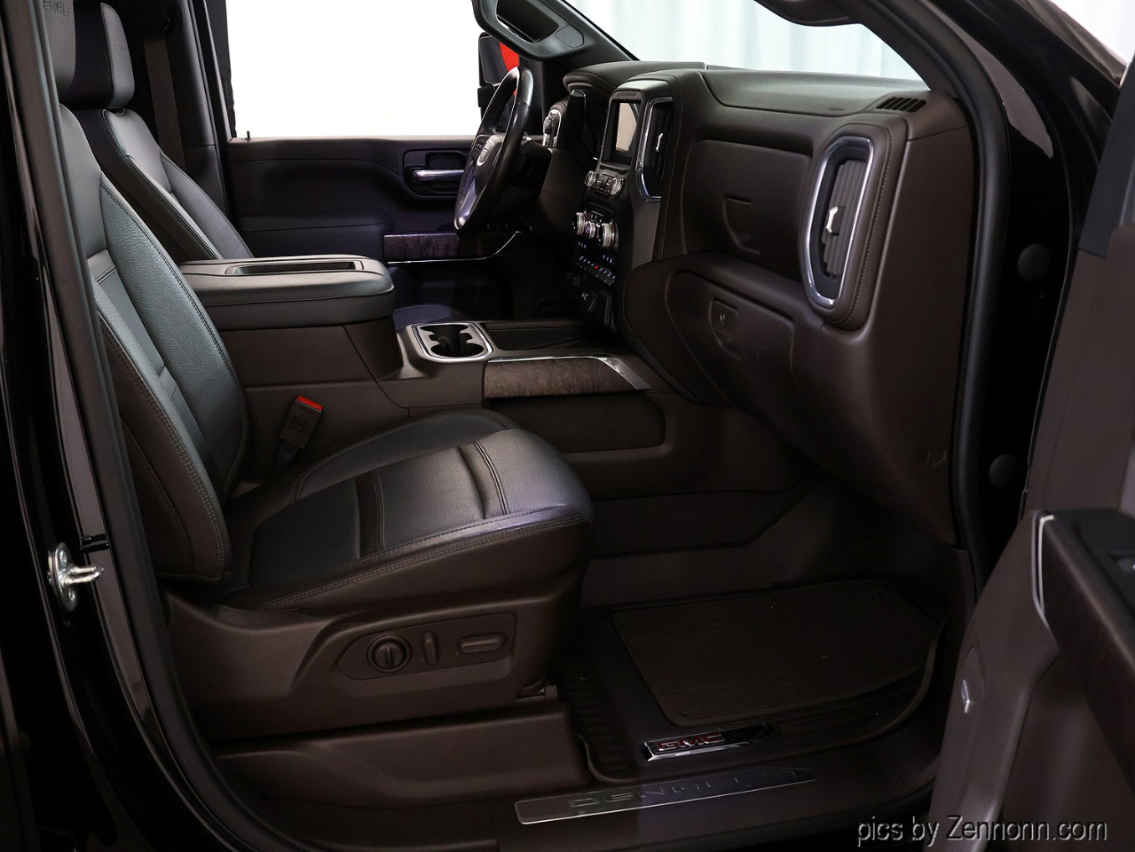 GMC Sierra 2500HD 4WD Crew Cab 159" Denali 2022