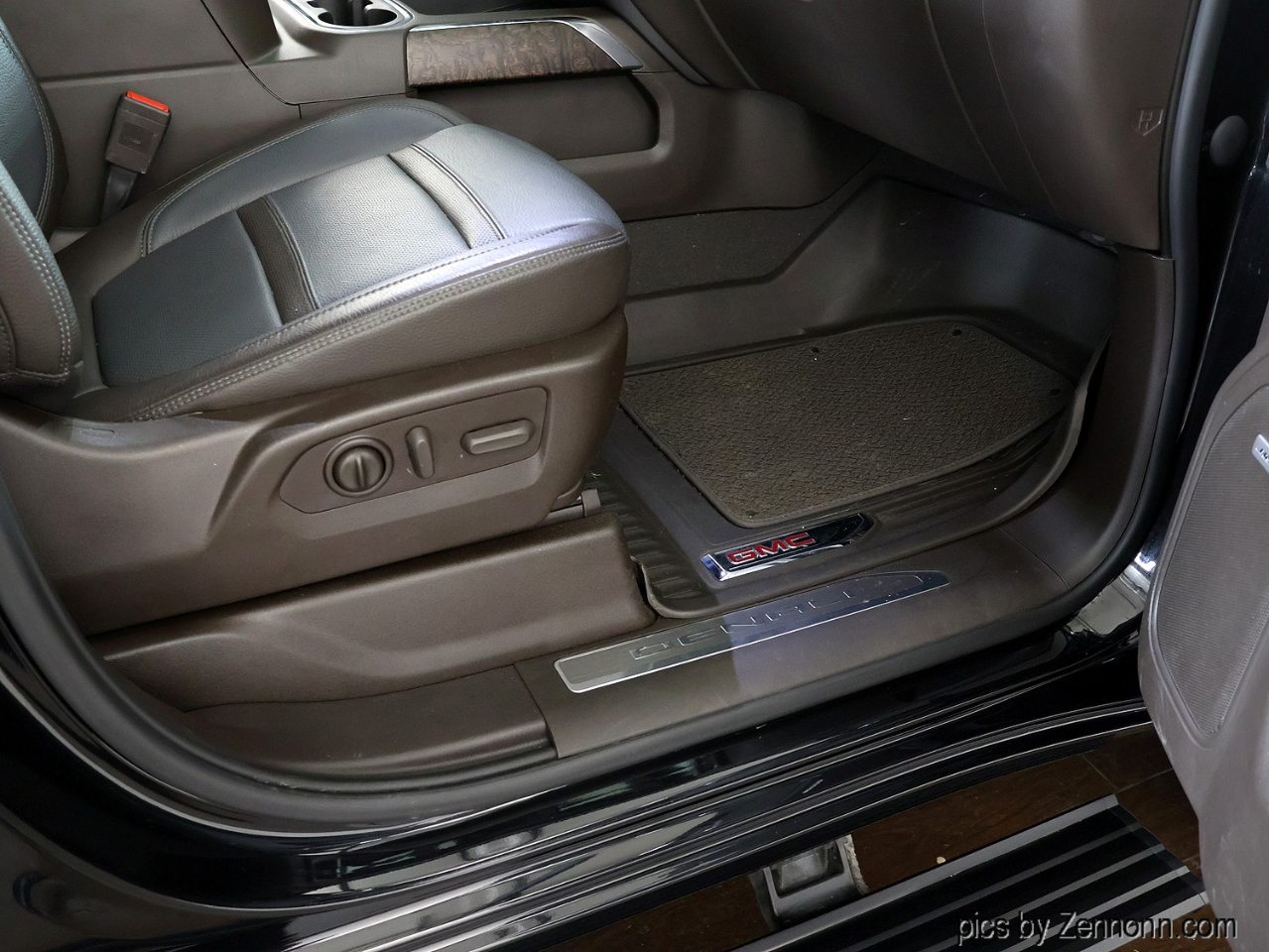 GMC Sierra 2500HD 4WD Crew Cab 159" Denali 2022