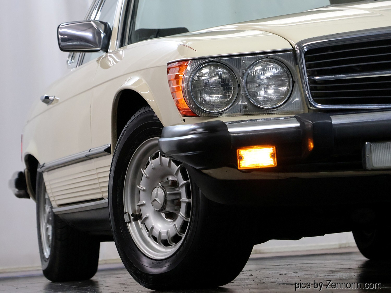 Mercedes-Benz 380 Series 2dr Roadster 380SL 1981