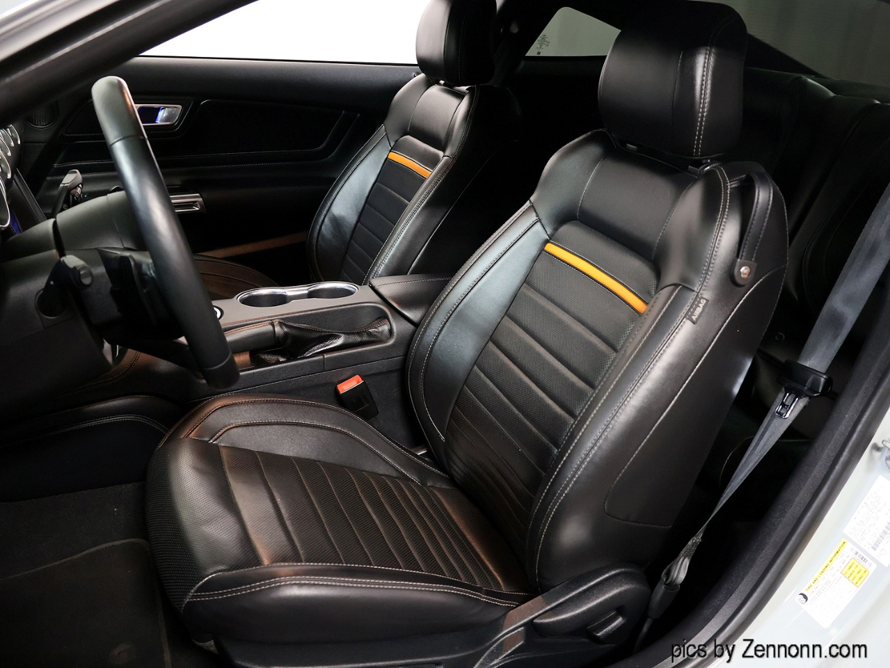 Ford Mustang Mach 1 Fastback 2023