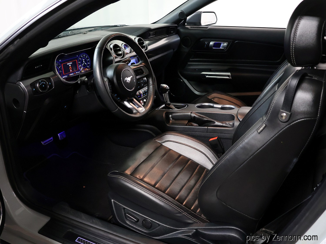 Ford Mustang Mach 1 Fastback 2023