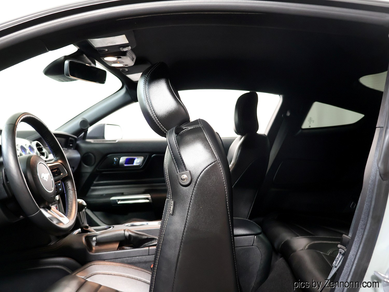 Ford Mustang Mach 1 Fastback 2023