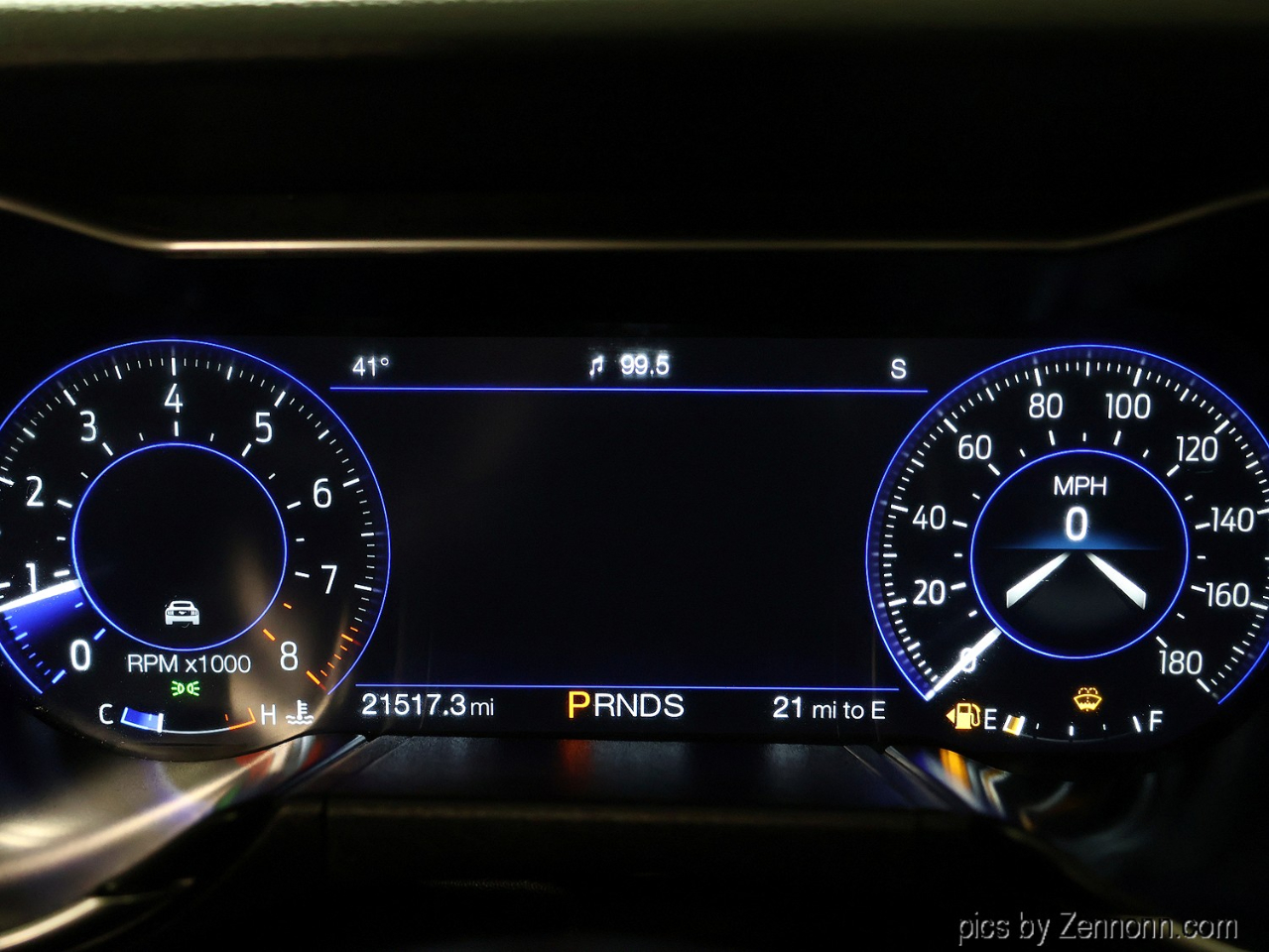 Ford Mustang Mach 1 Fastback 2023