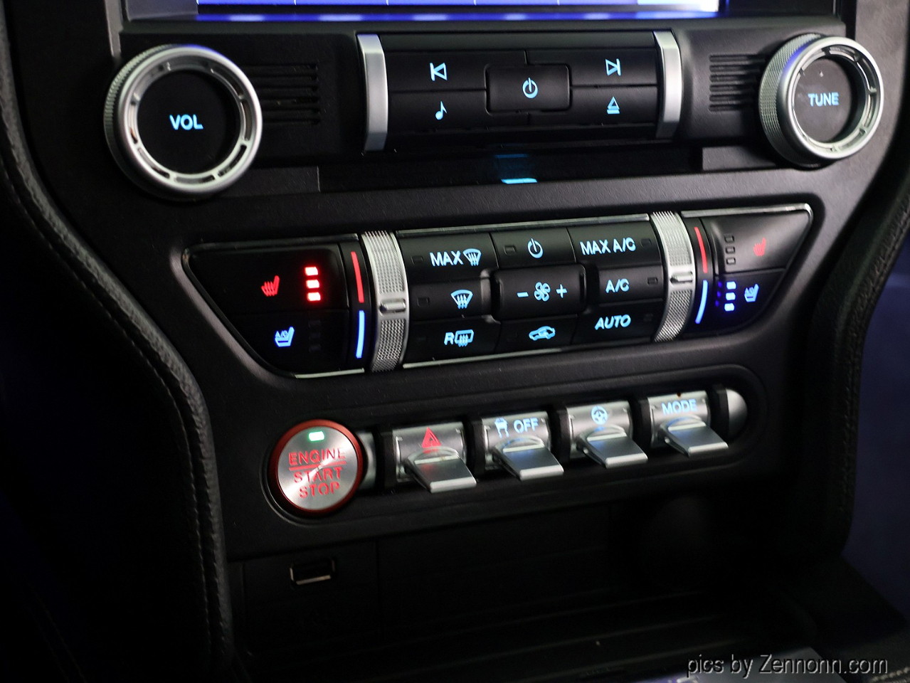 Ford Mustang Mach 1 Fastback 2023