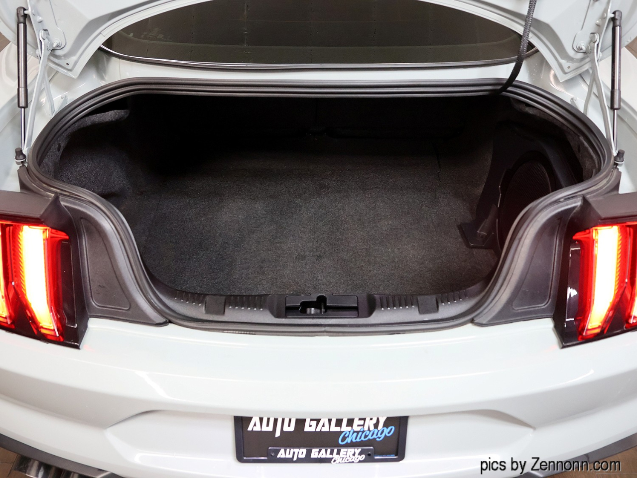 Ford Mustang Mach 1 Fastback 2023