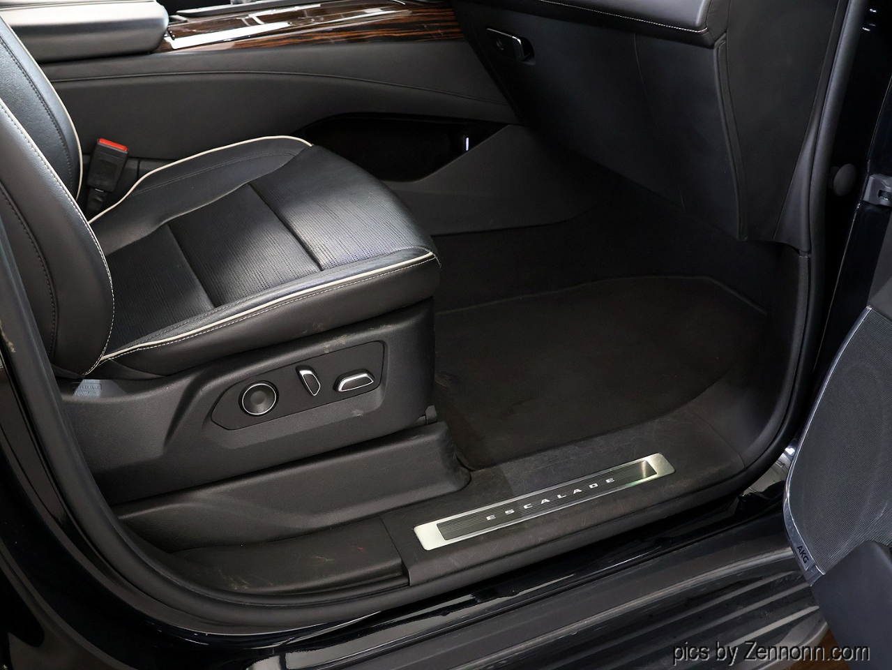 Cadillac Escalade ESV 4WD 4dr Premium Luxury 2021