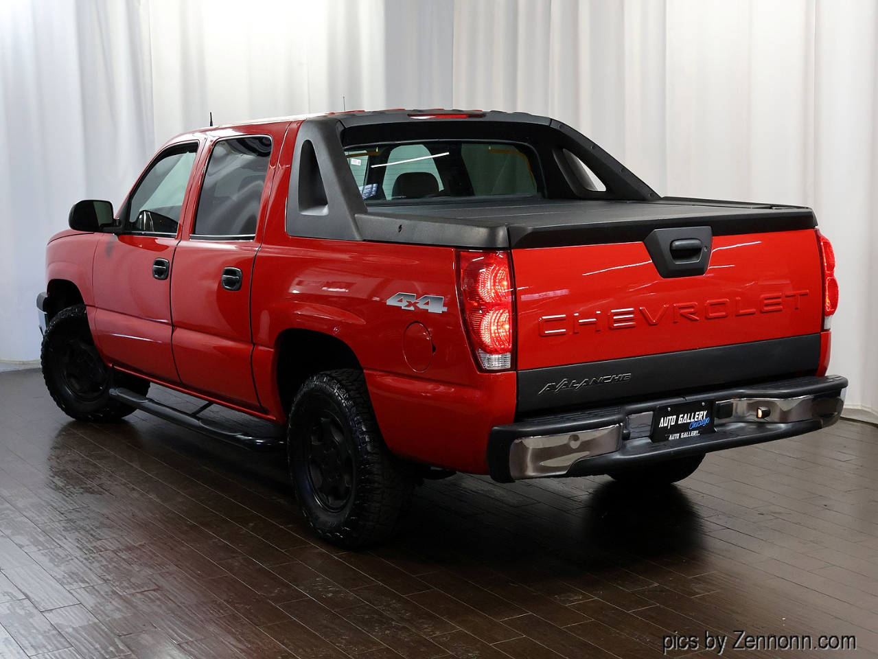 Chevrolet Avalanche 1500 5dr Crew Cab 130" WB 4WD 2004