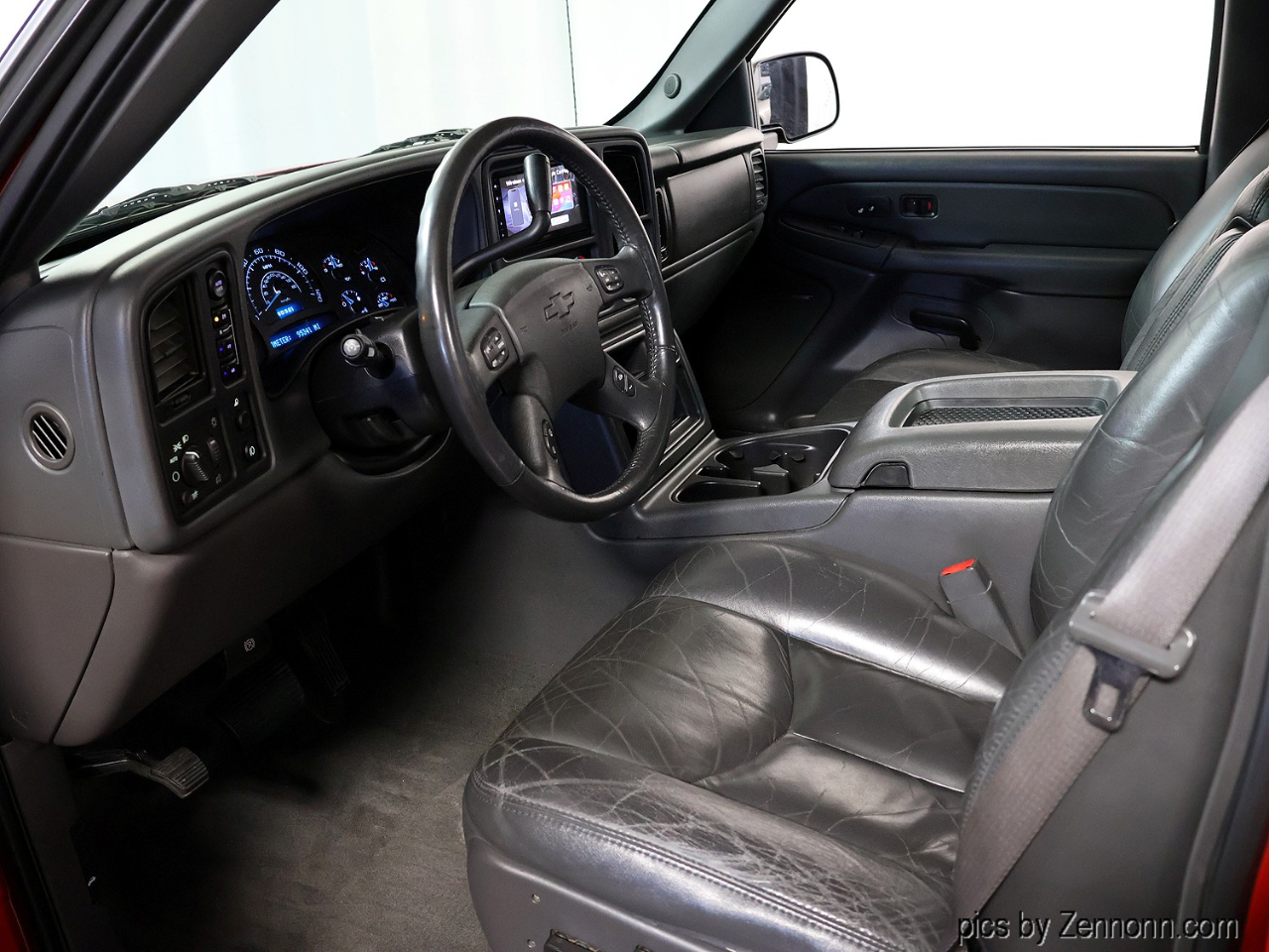 Chevrolet Avalanche 1500 5dr Crew Cab 130" WB 4WD 2004