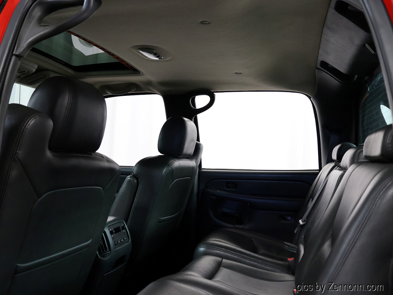 Chevrolet Avalanche 1500 5dr Crew Cab 130" WB 4WD 2004