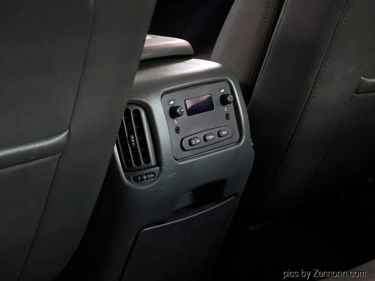 Chevrolet Avalanche 1500 5dr Crew Cab 130" WB 4WD 2004