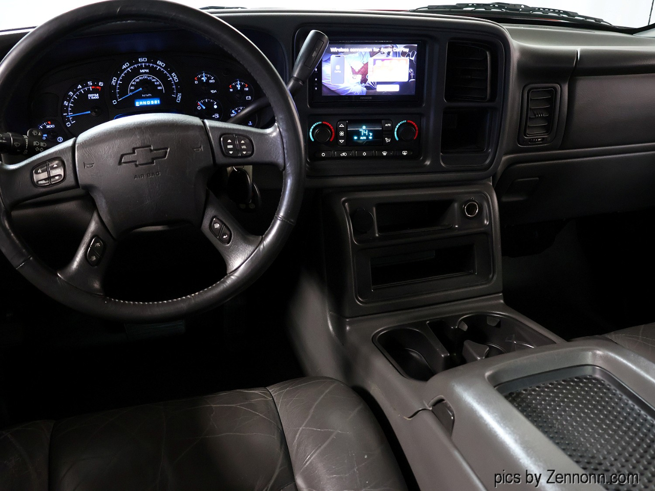 Chevrolet Avalanche 1500 5dr Crew Cab 130" WB 4WD 2004