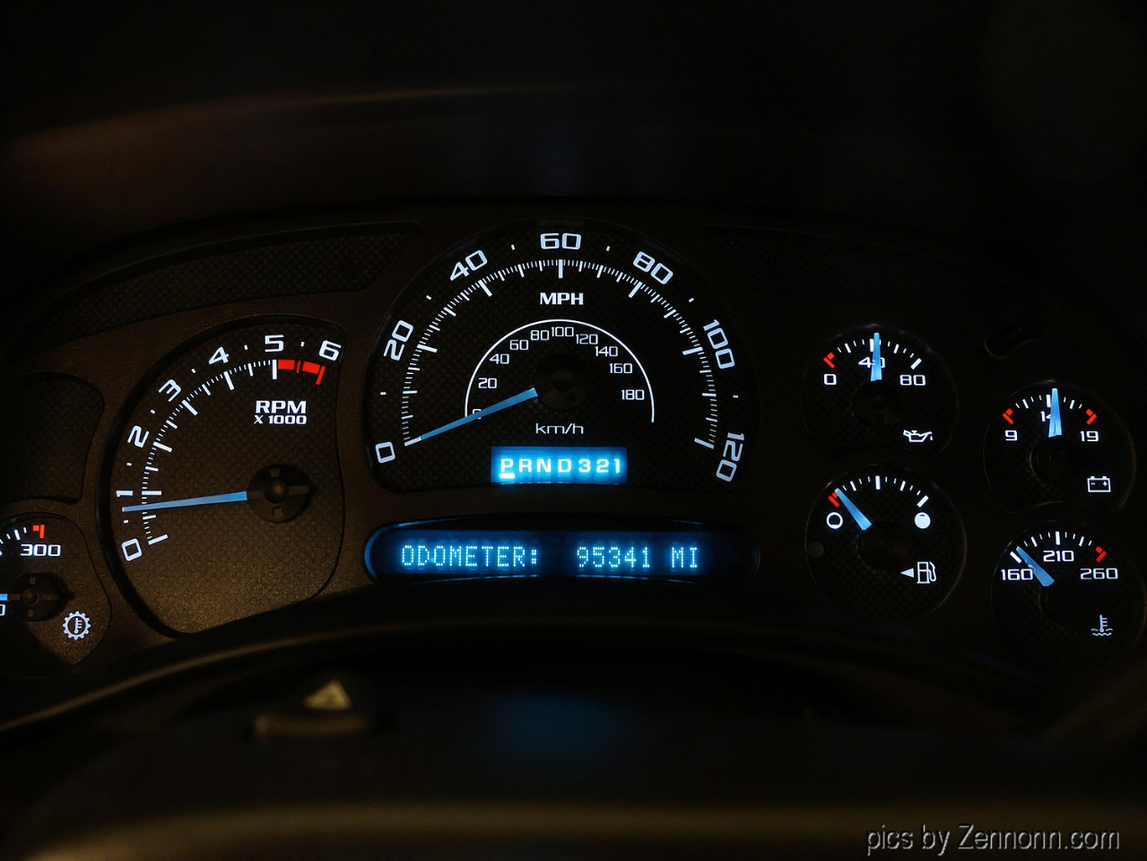 Chevrolet Avalanche 1500 5dr Crew Cab 130" WB 4WD 2004