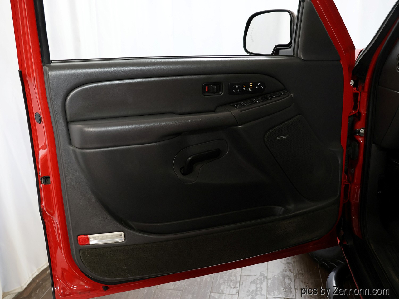 Chevrolet Avalanche 1500 5dr Crew Cab 130" WB 4WD 2004