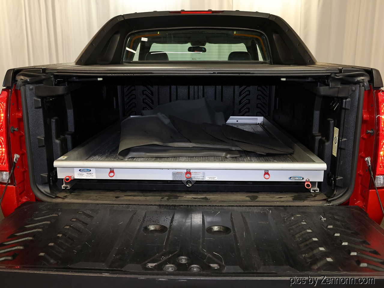 Chevrolet Avalanche 1500 5dr Crew Cab 130" WB 4WD 2004