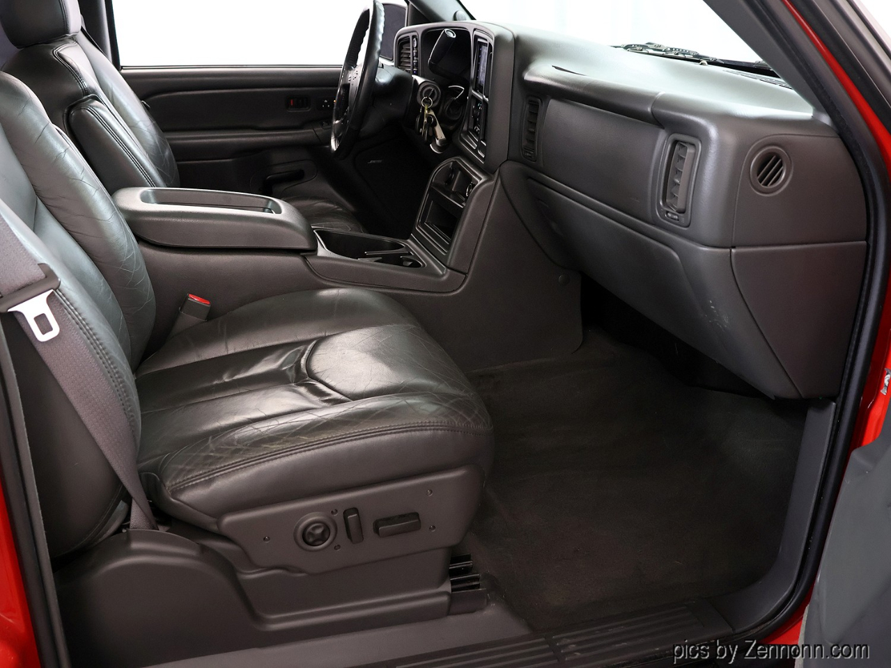 Chevrolet Avalanche 1500 5dr Crew Cab 130" WB 4WD 2004