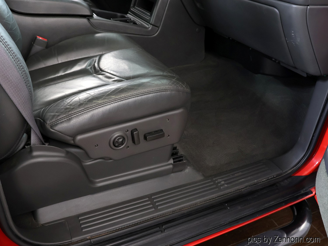 Chevrolet Avalanche 1500 5dr Crew Cab 130" WB 4WD 2004