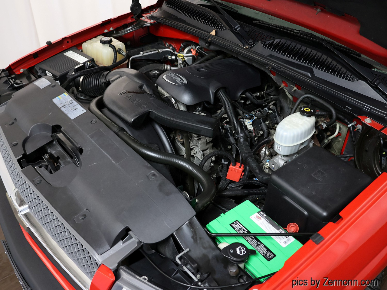 Chevrolet Avalanche 1500 5dr Crew Cab 130" WB 4WD 2004