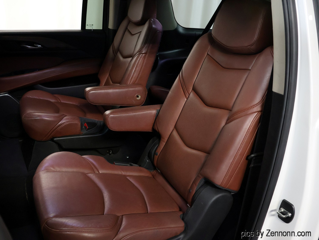 Cadillac Escalade ESV 4WD 4dr Premium Luxury 2017