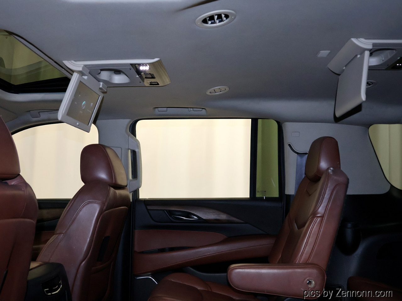 Cadillac Escalade ESV 4WD 4dr Premium Luxury 2017