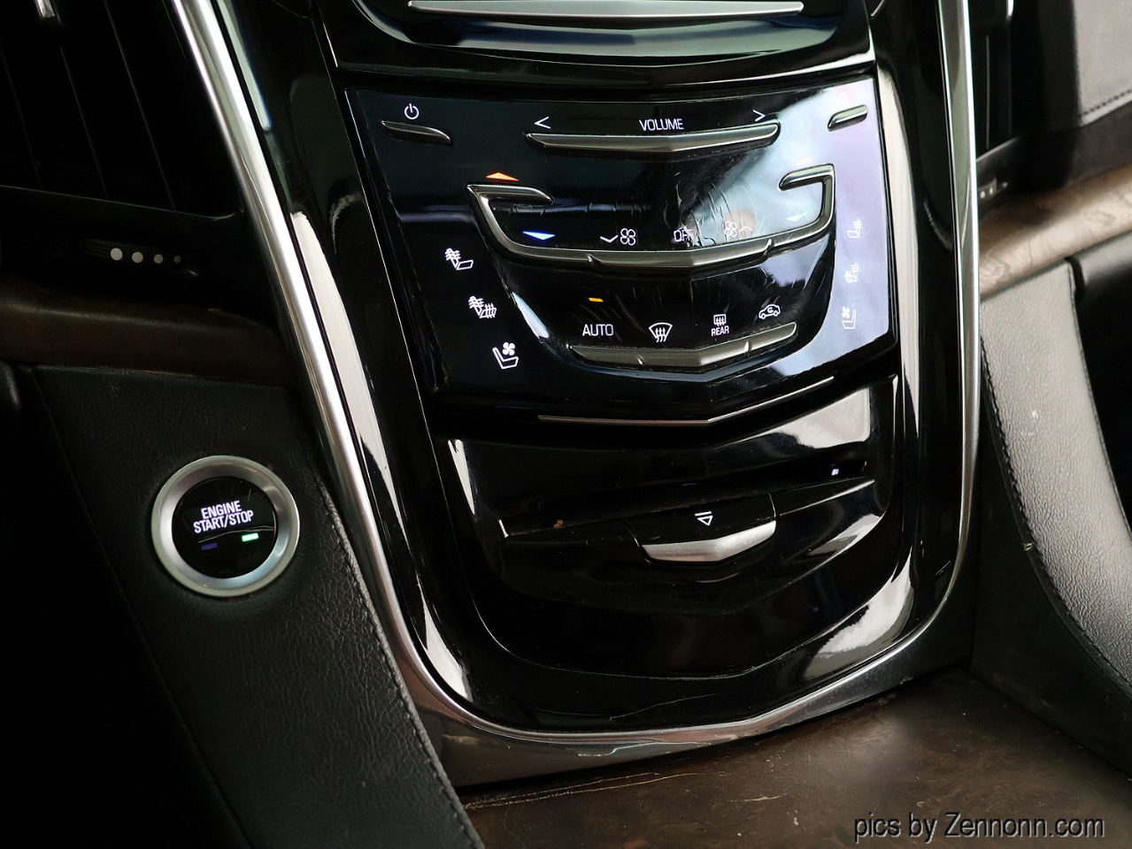 Cadillac Escalade ESV 4WD 4dr Premium Luxury 2017