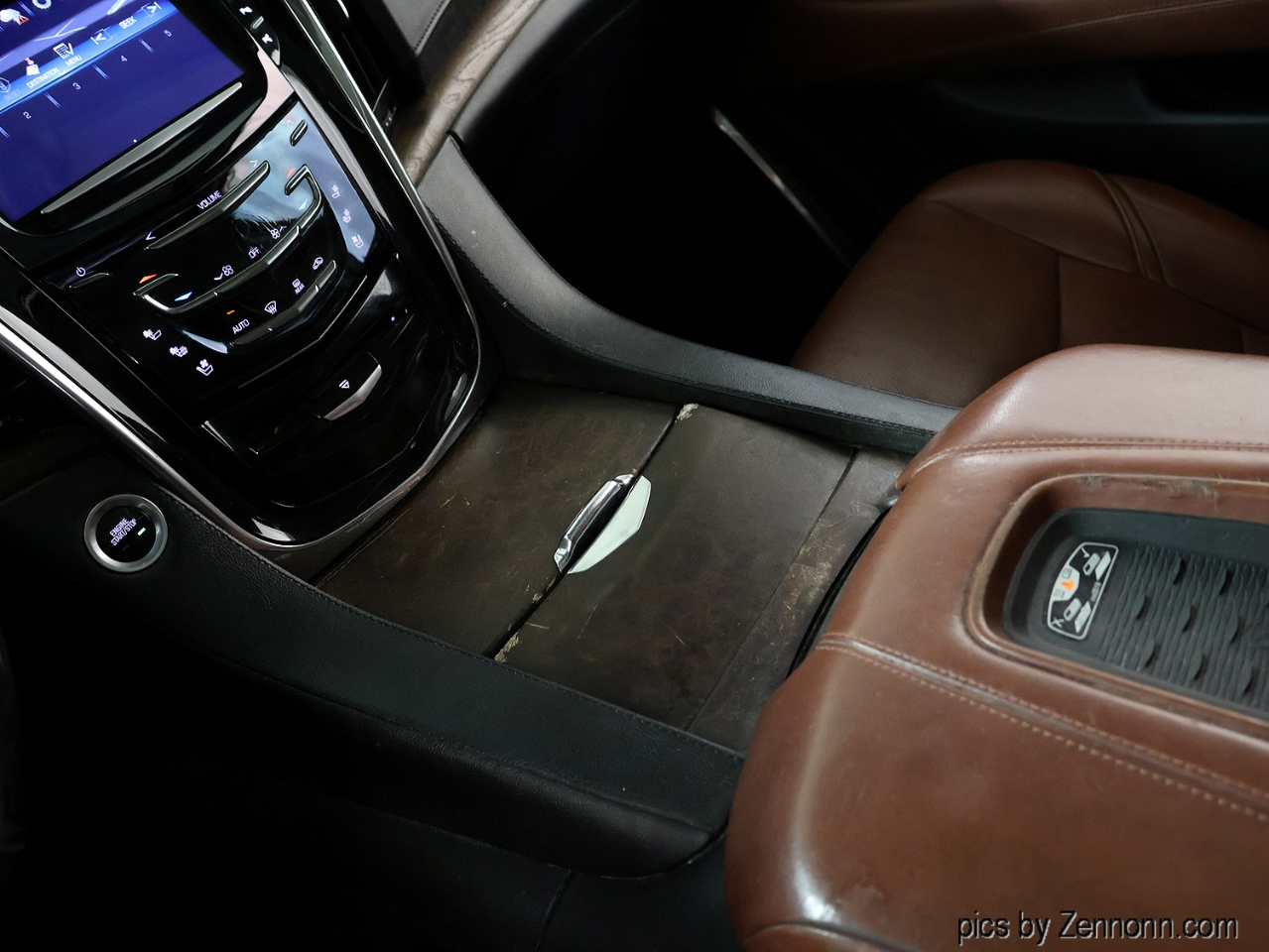 Cadillac Escalade ESV 4WD 4dr Premium Luxury 2017