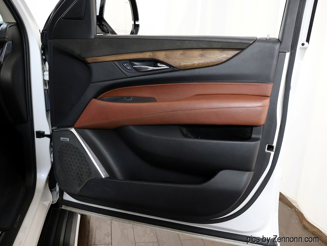 Cadillac Escalade ESV 4WD 4dr Premium Luxury 2017