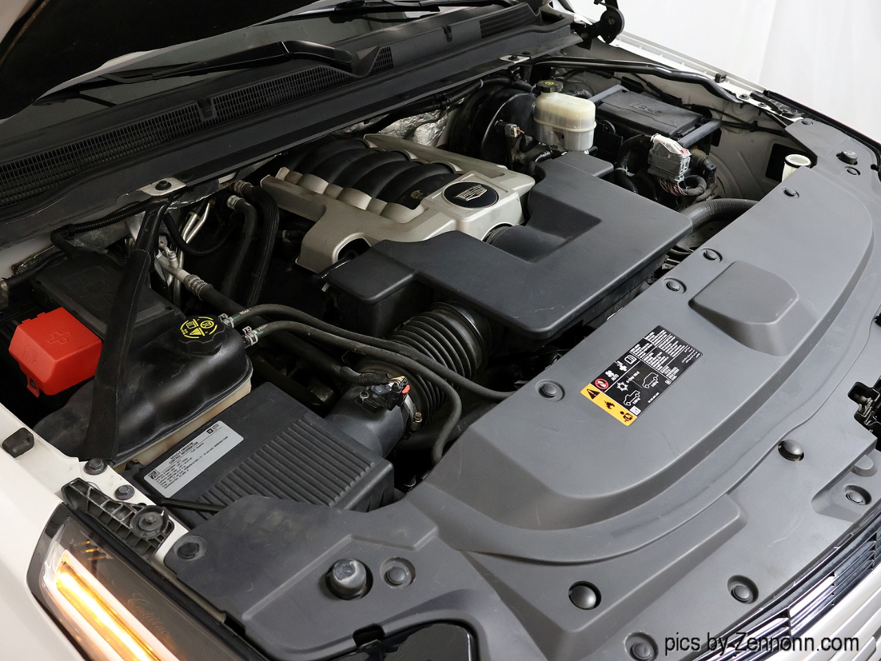 Cadillac Escalade ESV 4WD 4dr Premium Luxury 2017