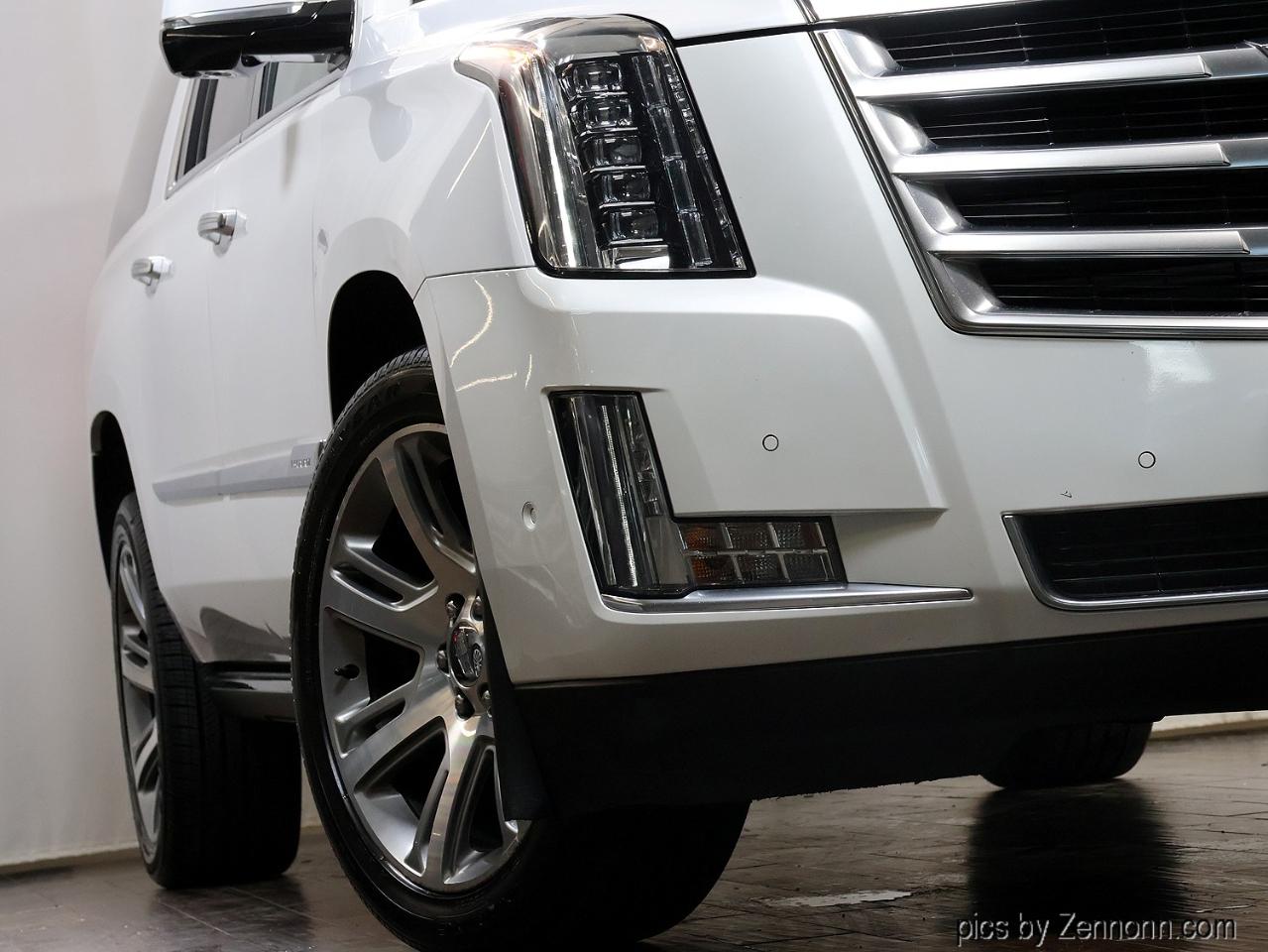 Cadillac Escalade ESV 4WD 4dr Premium Luxury 2017