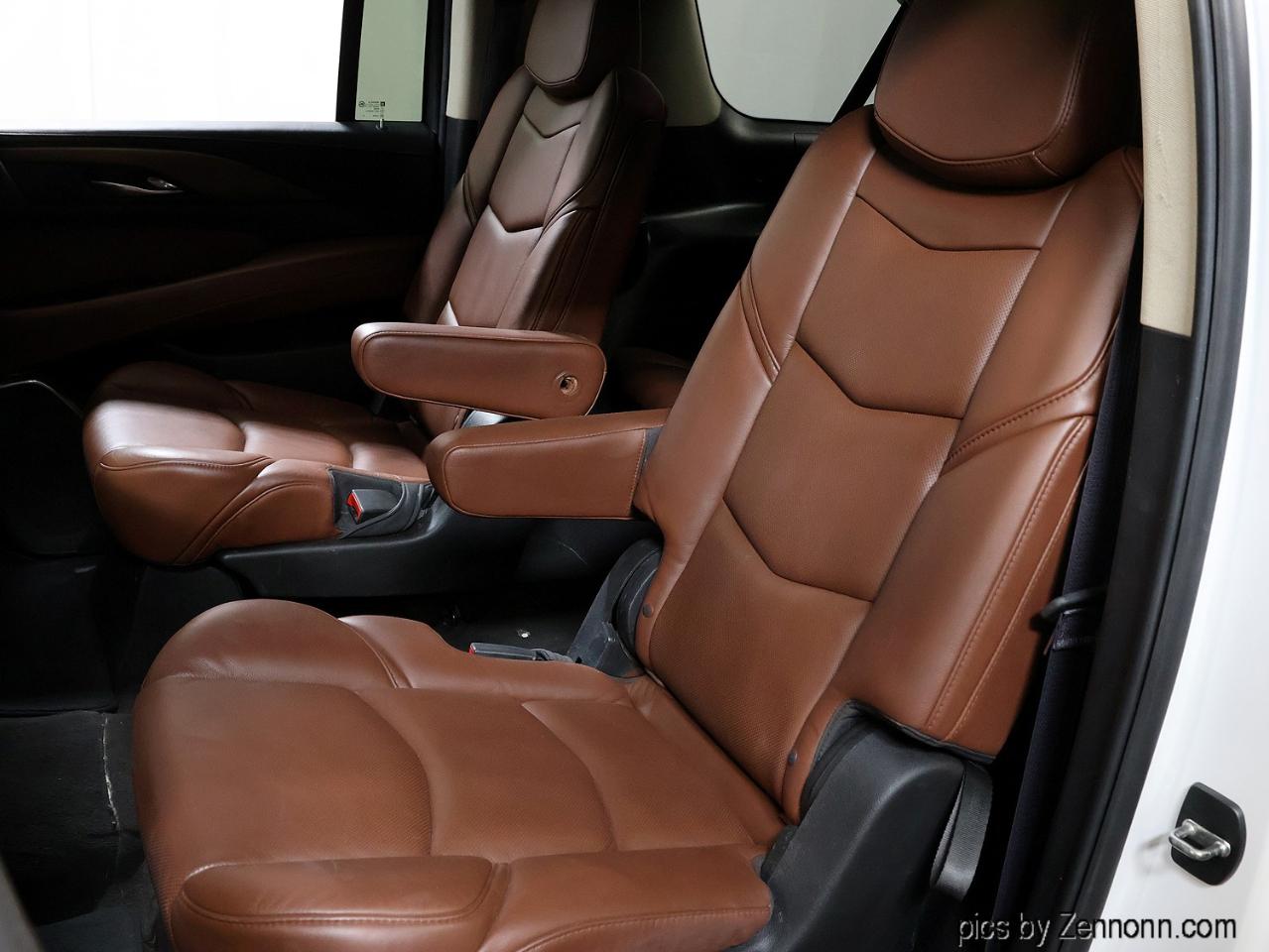 Cadillac Escalade ESV 4WD 4dr Premium Luxury 2017