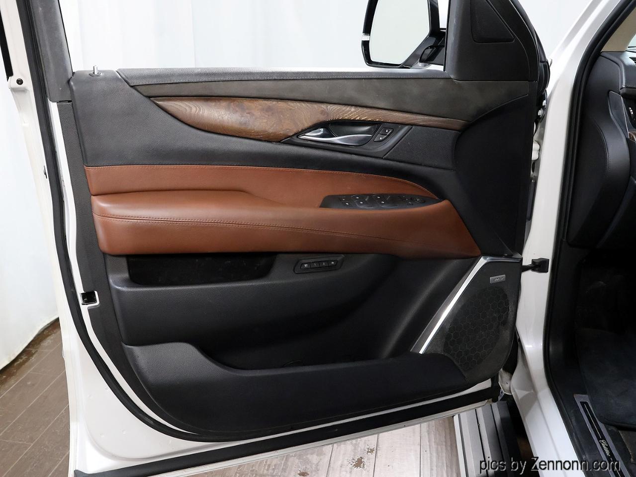 Cadillac Escalade ESV 4WD 4dr Premium Luxury 2017