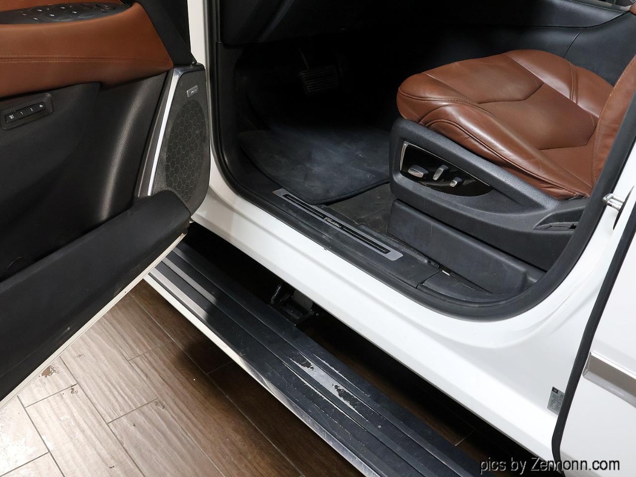 Cadillac Escalade ESV 4WD 4dr Premium Luxury 2017